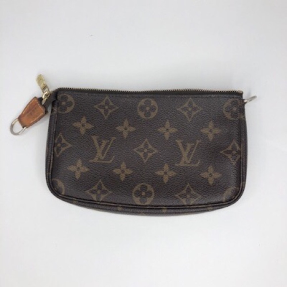 Auth. 2010 Louis Vuitton Makeup Bag 7.5”w x 4.5”h